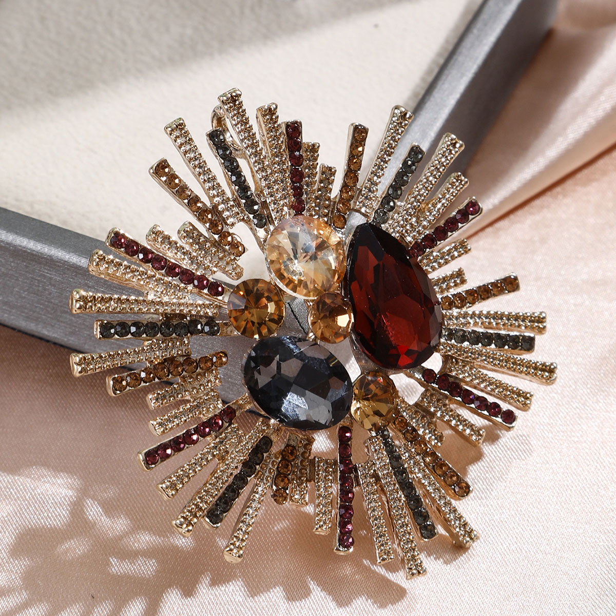 Üst düzey lüks kristal broş, k - Women'S Accessories Manufacturers incelemesi ve fiyatı